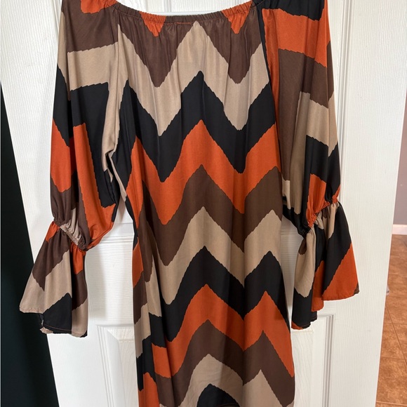 Rachel Kate Long-Sleeve Chevron Shift Dress in Rust, Brown & Black - Picture 3 of 4